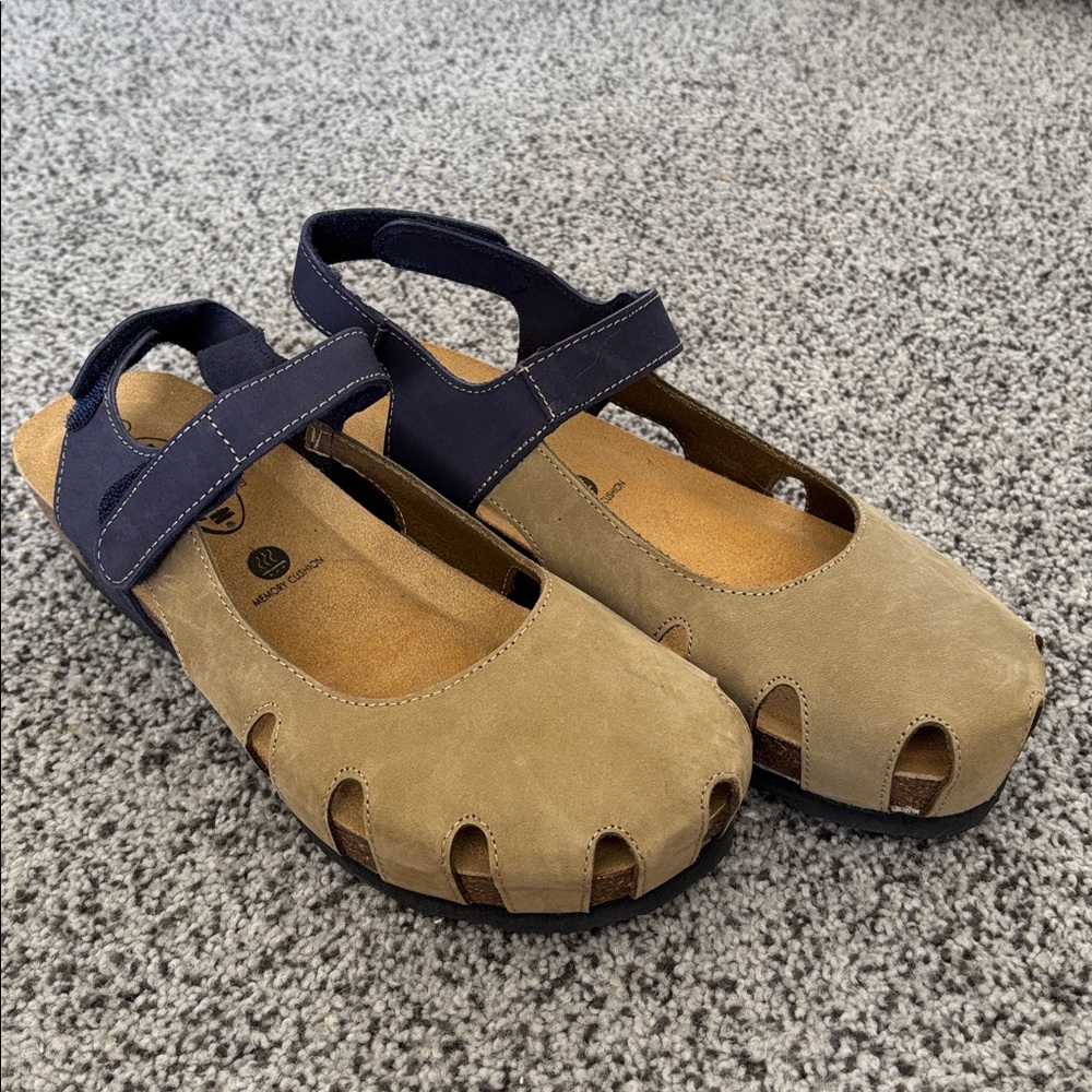 NWT Plakton Closed Toe Sandal - Amy Olive/Blue (Size Women’s US 9/EU 40) - Picture 2 of 9